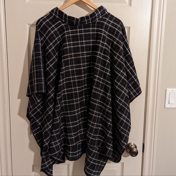 Plaid Mid-weight Poncho for Spring or Fall - Picture 7 of 13